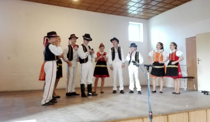 Október - mesiac úcty k starším 2016