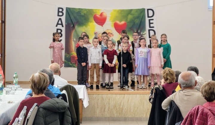 Október - mesiac úcty k starším 2025