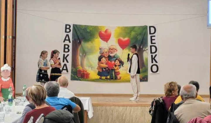 Október - mesiac úcty k starším 2025